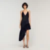 Asymmetrisches Rüschenkleid mit Blumenverzierung
