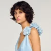 Asymmetrisches Rüschenkleid mit Blumenverzierung