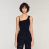 Asymmetrisches Strickoberteil