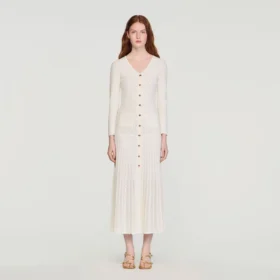 Ausgefallenes Midi-Strickkleid