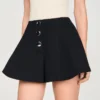 Ausgestellte Shorts mit Druckknöpfen