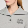 besticktes Sweatshirt mit geschlitztem Ausschnitt