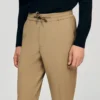 Elastische Hose mit geradem Bein
