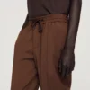 Elastische Hose mit geradem Bein