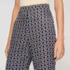 Fliessende Hose mit Blumenmuster