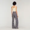 Fliessende Hose mit Blumenmuster