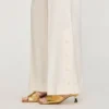 Gerade geschnittene Hose mit Knopfschlitz