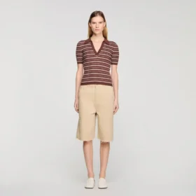 Gestreifter Polo-Pullover mit V-Ausschnitt