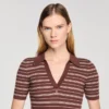 Gestreifter Polo-Pullover mit V-Ausschnitt