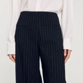 Hose mit Kreidestreifen