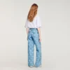 Jeans mit weitem Bein und Blumenprint