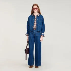 Jeansjacke mit ausgefallenen Knöpfen