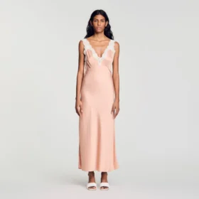 Kleid im Lingerie-Stil mit Strasssteinen