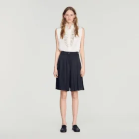 Lange, hoch taillierte Plissee-Shorts