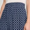 Link zu luftigen Shorts mit Print