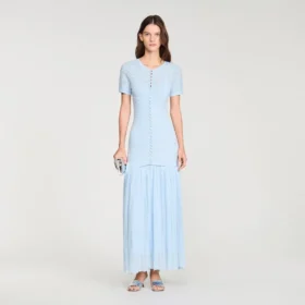 Maxikleid aus gestricktem Stoff mit Perlenverzierung