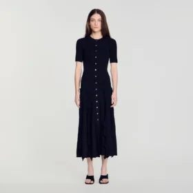 Maxikleid aus Strick mit Rüschen