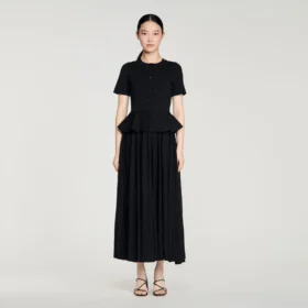 Maxikleid aus Strick mit Schößchen