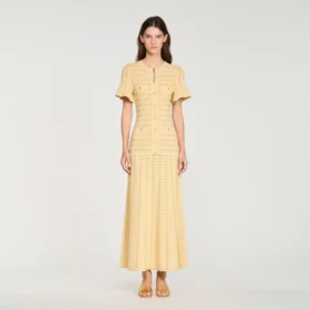 Maxikleid aus Strick mit Strasssteinen