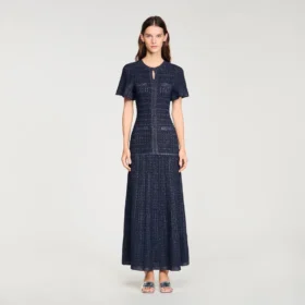 Maxikleid aus Strick mit Strasssteinen