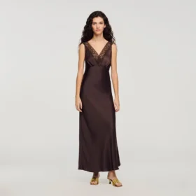 Maxikleid mit Spitzenkragen