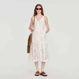 Midi-Kleid aus durchbrochener Baumwolle mit Blumenmuster
