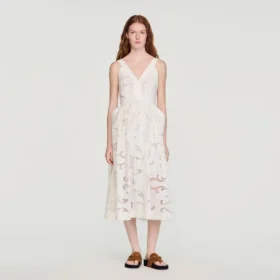 Midi-Kleid aus durchbrochener Baumwolle mit Blumenmuster