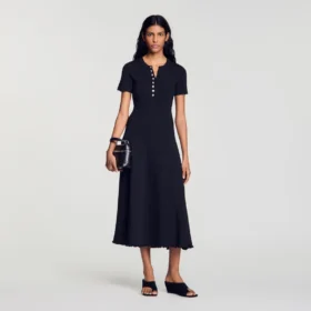 Midi-Kleid aus geripptem Strick