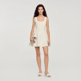 Mini-Strickkleid mit Perlenverzierung