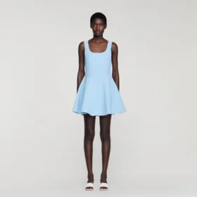 Mini-Strickkleid mit Perlenverzierung