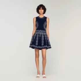 Minikleid aus Strick mit Schal-Print