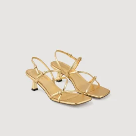Sandalen mit Riemen