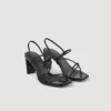 Sandalen mit schmalen Riemen