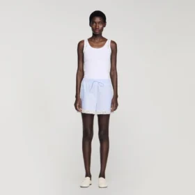 Shorts mit Spitzendetails
