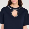 T-Shirt mit Strass-Ausschnitt