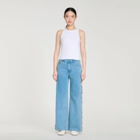 Verwaschene Jeans mit geradem Bein und Strasssteinen