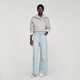 Verwaschene Straight-Jeans mit Kristall-Patch