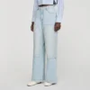 Verwaschene Straight-Jeans mit Kristall-Patch
