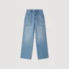 Verwaschene, weite Jeans mit geradem Bein