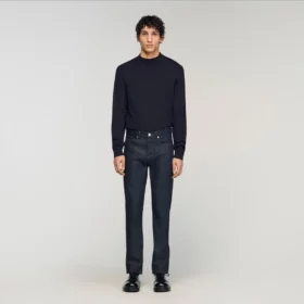Wasserlose Jeans mit schmalem Schnitt