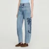Weite Barrel-Jeans mit Palmenstickerei