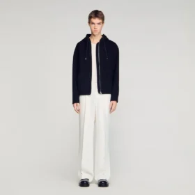 Wolljacke mit Kapuze und Reissverschluss