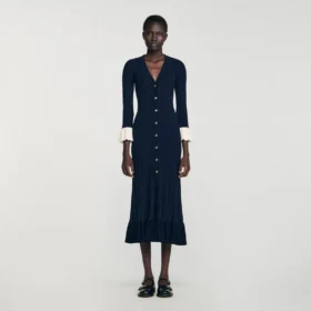 Zweifarbiges Midi-Strickkleid