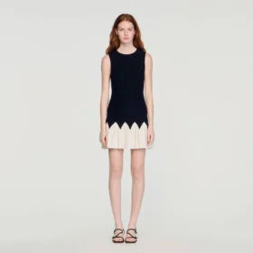Zweifarbiges Mini-Strickkleid