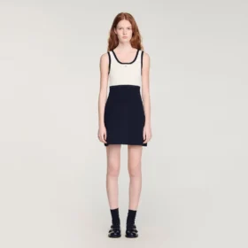 Zweifarbiges Strick-Minikleid