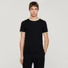 Zweifarbiges T-Shirt mit Aufnäher
